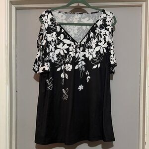 SHEIN Black and White Floral Blouse